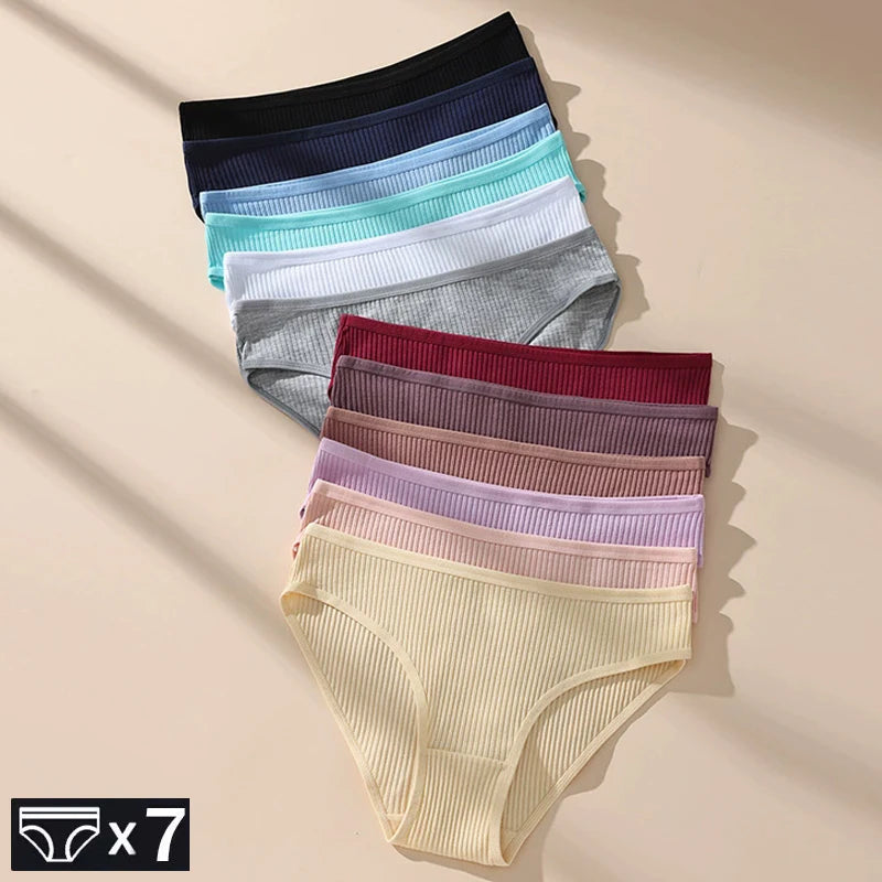 7Pcs Women's Soft & Breathable Cotton Briefs โ Low-Rise, Stylish Solid Colors