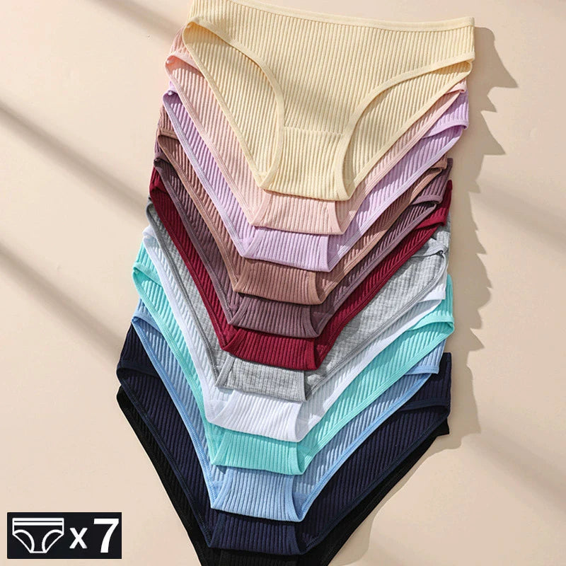 7Pcs Women's Soft & Breathable Cotton Briefs โ Low-Rise, Stylish Solid Colors