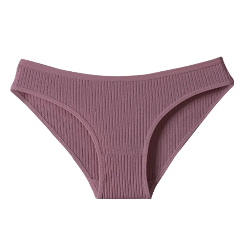 7Pcs Women's Soft & Breathable Cotton Briefs โ Low-Rise, Stylish Solid Colors